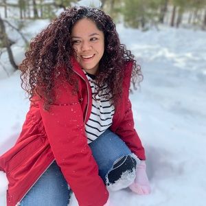 Meet your Posher, Mayela